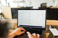 Waarom vraagt je online casino om je loonstrook?